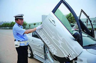 內飾改裝車能不能過年檢？？
